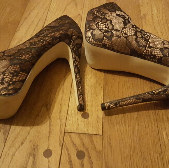 Heels - Picture 4 of 6